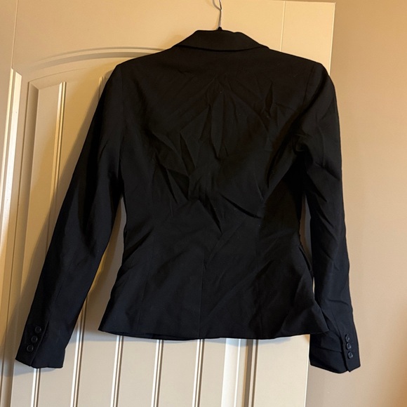 Women’s black banana republic suit - Picture 2 of 4